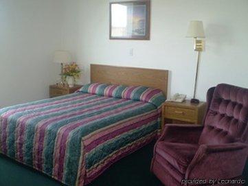 Budget Host Caribou Inn Hallock Room photo