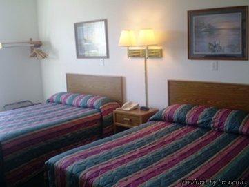 Budget Host Caribou Inn Hallock Room photo
